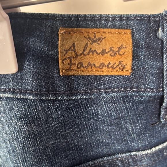 Almost Famous jeans style rbsxpa385-jd Distressed Blue Sz 18Jeans - Picture 6 of 8